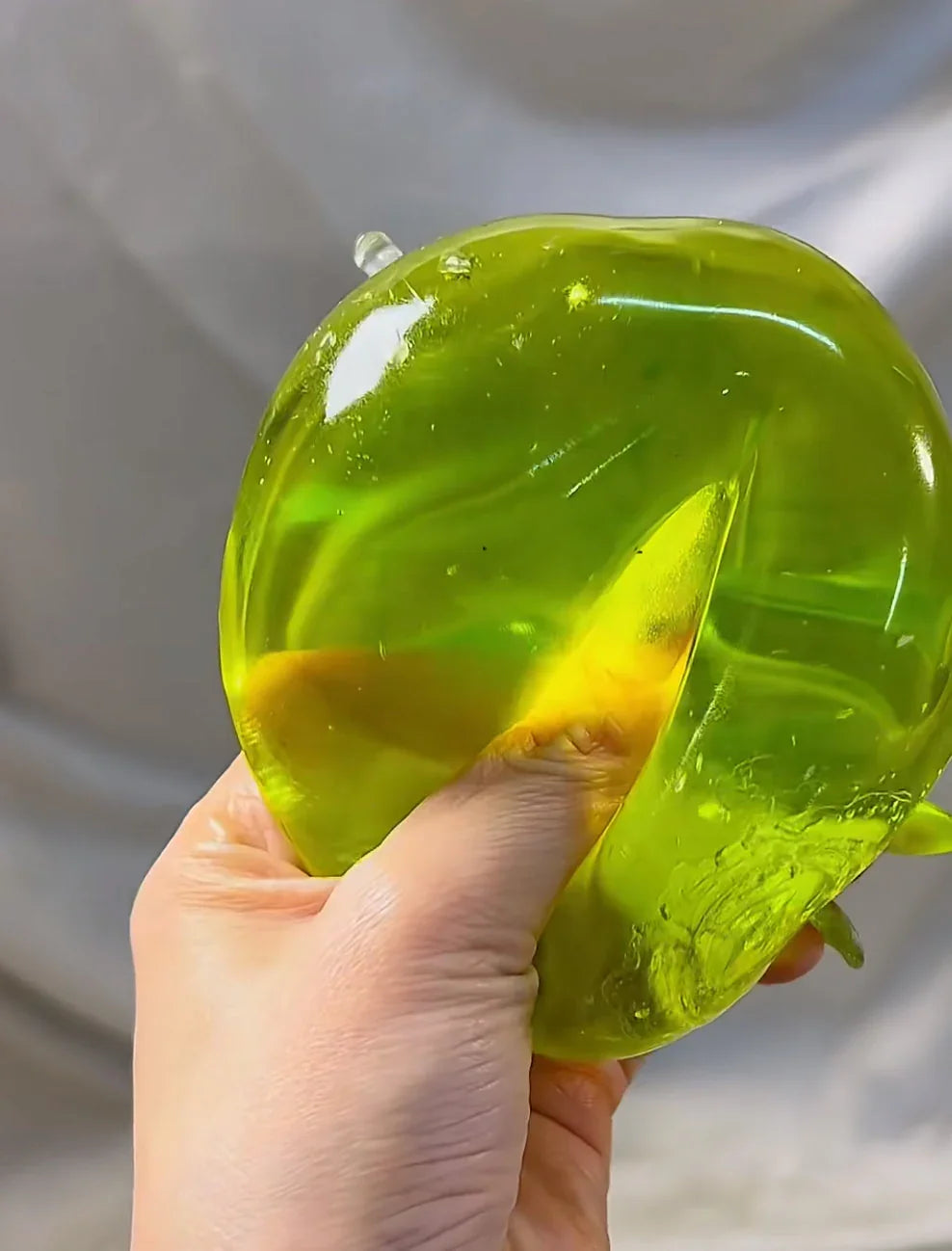 Glittery Apple (Zero bounce-back) Squish Fidget Toy
